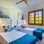 Vora By Js * 波连萨港