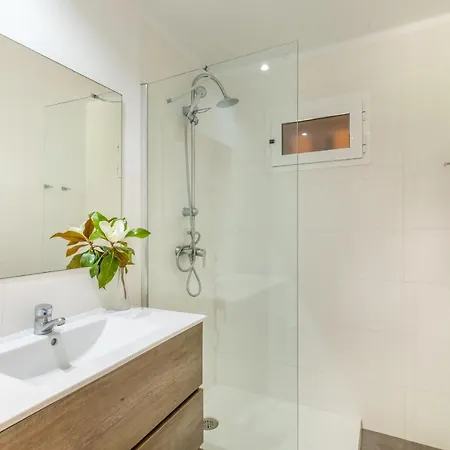 Vora By Js * ポルト・ダ・ポリェンサ